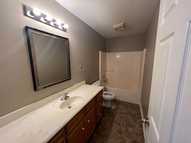 Building Photo - 4334 Eileen St