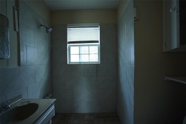 Building Photo - 509 Nimrod St
