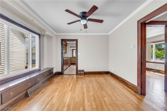 Building Photo - 6800 Kazimier Ave