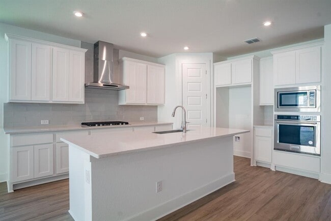 Building Photo - 4612 Modena Bay Bend