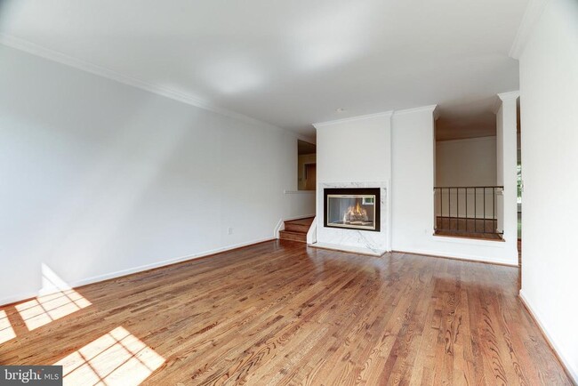 Building Photo - 1412 McLean Mews Ct