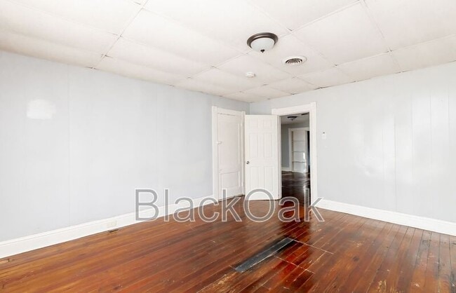 Building Photo - 917 Watt St