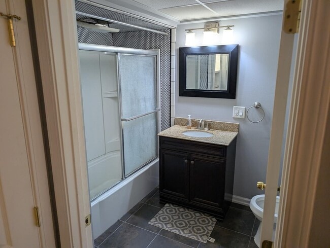 Building Photo - 24540 Pinehurst Ave