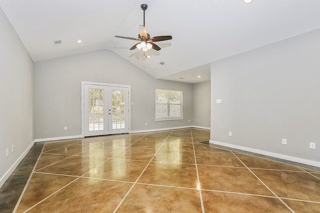 Building Photo - 3-Bedroom Haskell Home