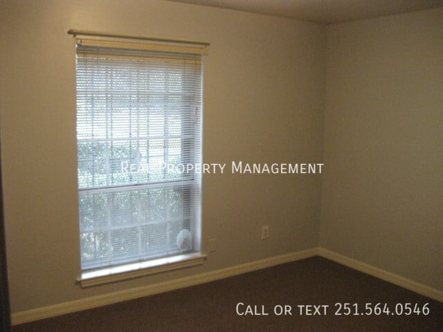 Building Photo - 1505 Deerwood Dr E