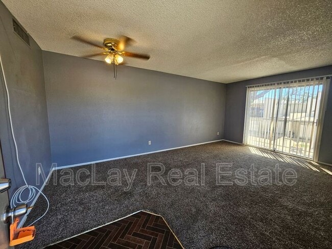 Building Photo - 2801 E Monte Cristo Ave