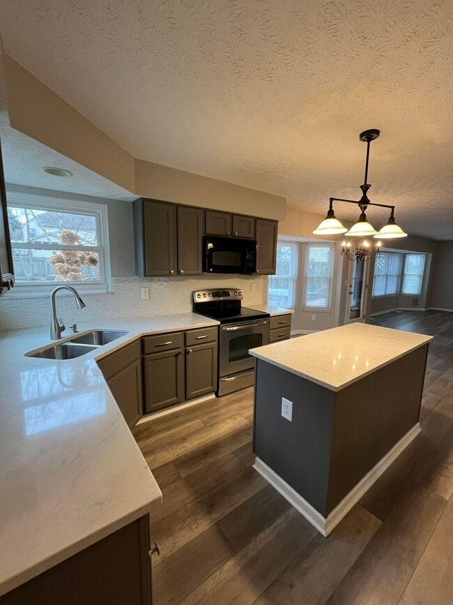 Building Photo - 208 Caswell Dr