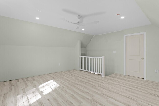 Building Photo - 7 Pheasant Run