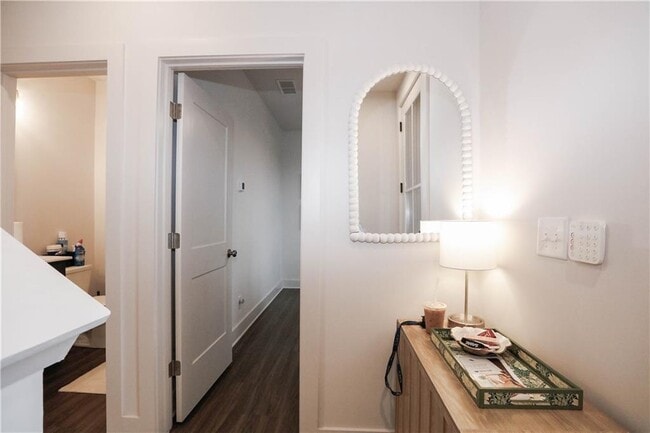 Building Photo - 1305 Breezy St SE