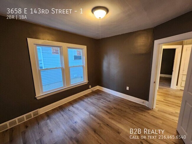 Building Photo - 3658 E 143rd St