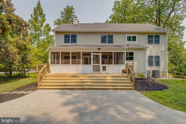 Building Photo - 2008 Chesapeake Rd