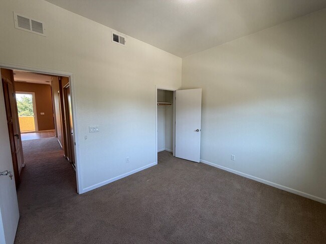 Building Photo - 10847 Wraysbury Way