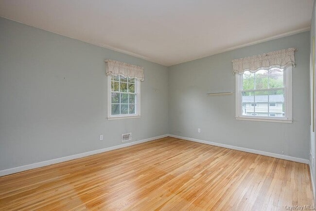 Building Photo - 12 Gerken Dr