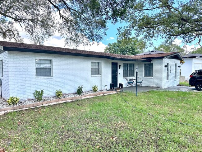 Building Photo - 3703 W Leila Ave