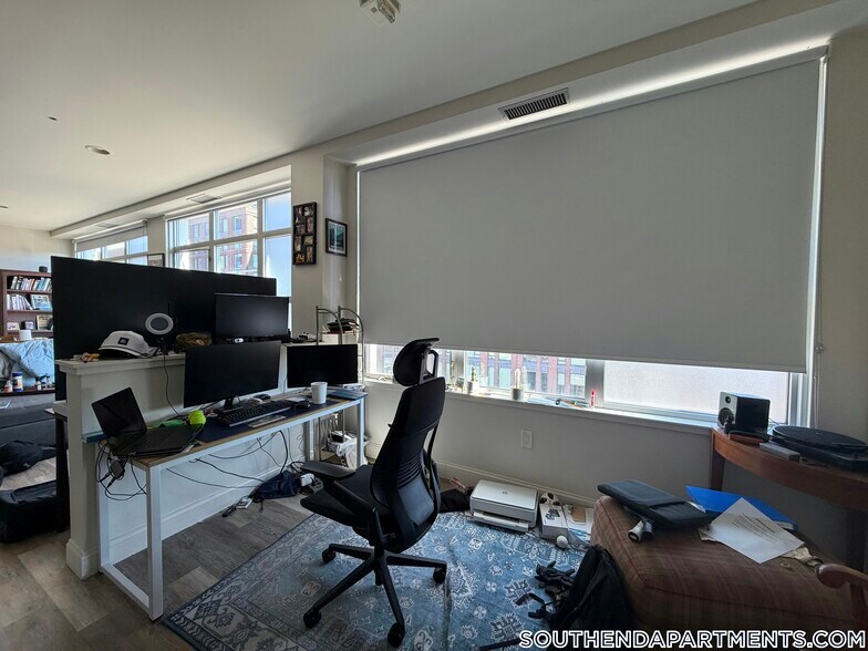 Building Photo - 160 E Berkeley St