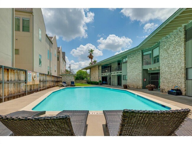 Building Photo - 2308 Enfield Rd