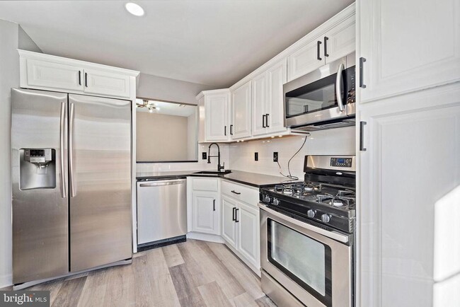 Building Photo - 434 Atlanta Court