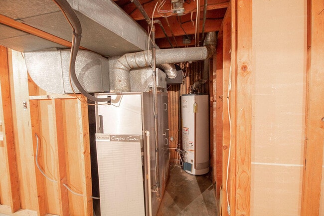 Building Photo - 1213 E Smiley Ln