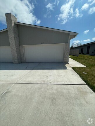 Building Photo - 11649/51 Harry Ct