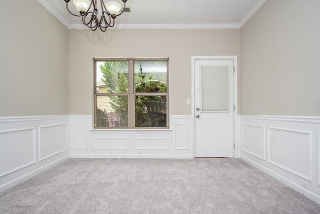 Building Photo - 113 Tyre Dr