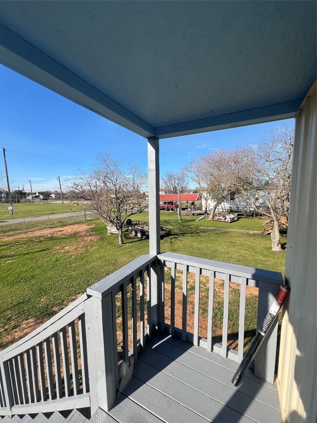 Building Photo - 327 17th St