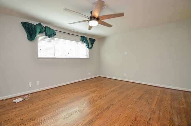 Building Photo - 10050 Haddington Dr