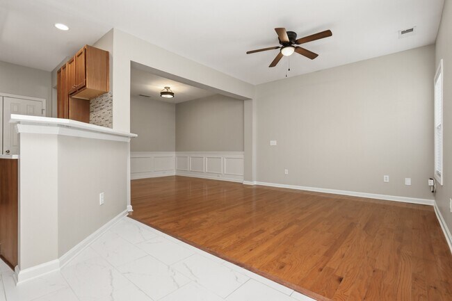 Building Photo - 1813 Willow Branch Ln