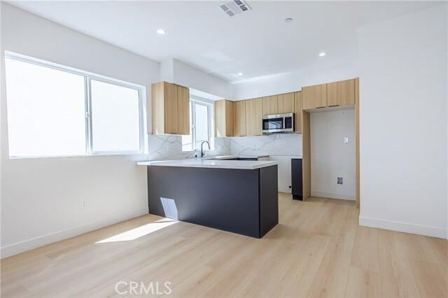 Building Photo - 2847 S Victoria Ave