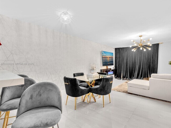 Building Photo - 6747 Sienna Club Dr