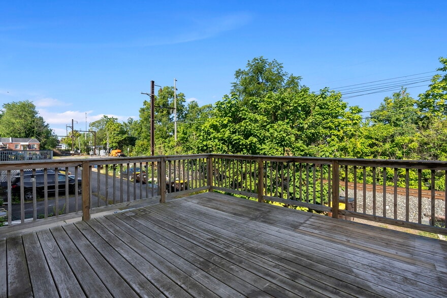 Building Photo - 720 Shaw Ave