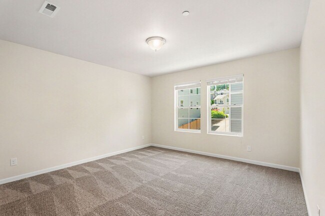 Building Photo - 18025 3rd Dr SE