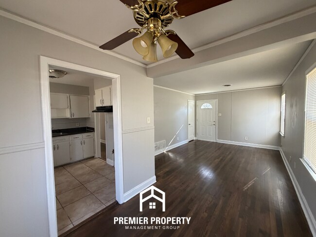 Building Photo - Charming 3-Bedroom Memphis Rental with Hardwood Floors & Fenced Backyard