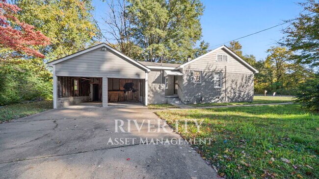 Building Photo - 1290 Dellwood Ave