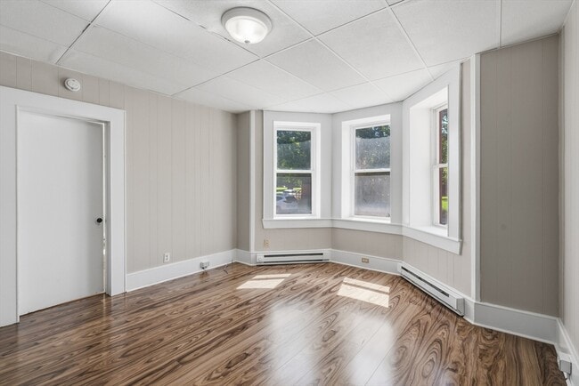 Building Photo - 55 Chestnut St