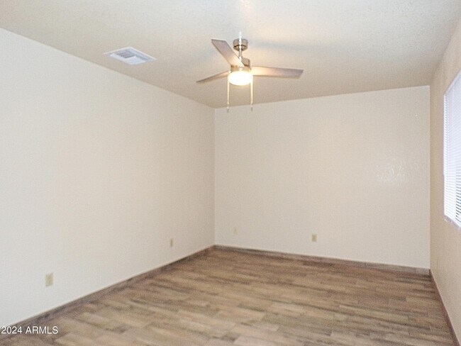 Building Photo - 4406 Buena Loma Way