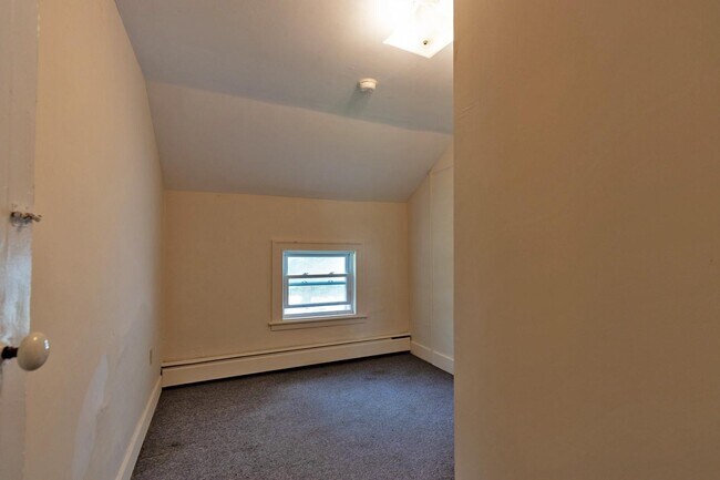Building Photo - 5635-5639-5639 NY-82