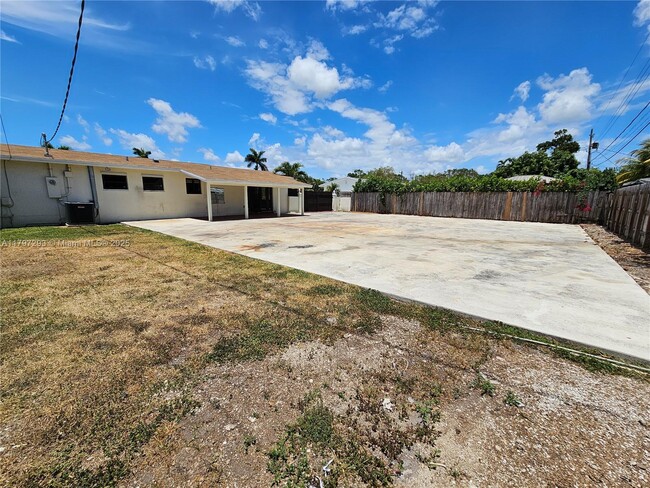 Building Photo - 16321 SW 96th Ave