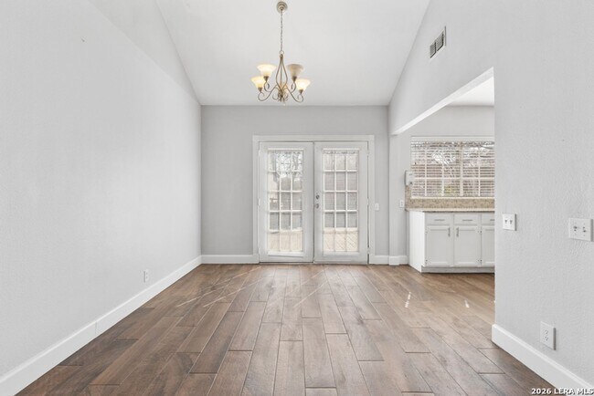 Building Photo - Charming Home Awaits: Spacious & Modern Living in a Prime Location