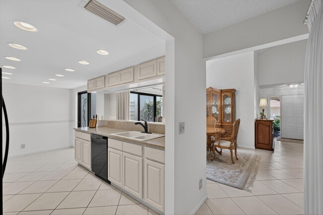 Building Photo - 17001 Freshwind Cir