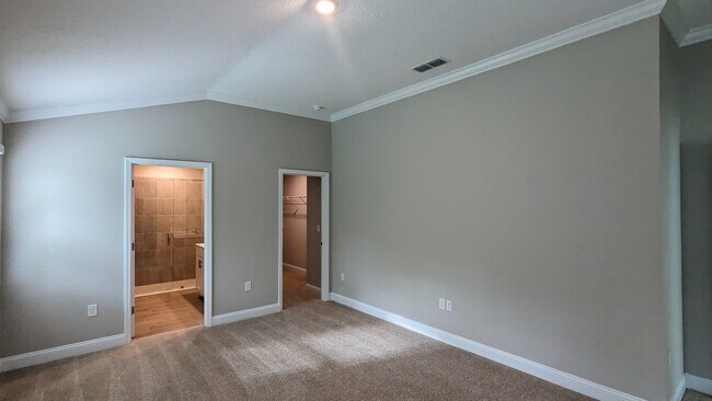 Building Photo - 96 Zancara St