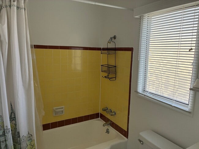 Building Photo - 1387 Eagle Vista Dr