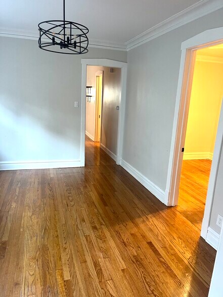 Building Photo - 1115 S Oak Park Ave