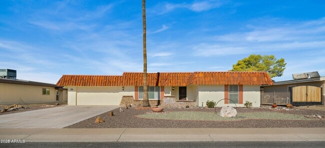 Primary Photo - 11022 W Boswell Blvd