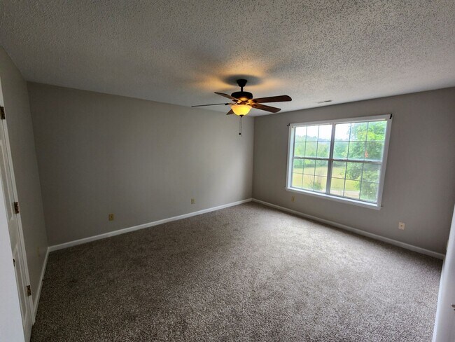 Building Photo - Stunner on Almost 10 Acres on Bear Creek