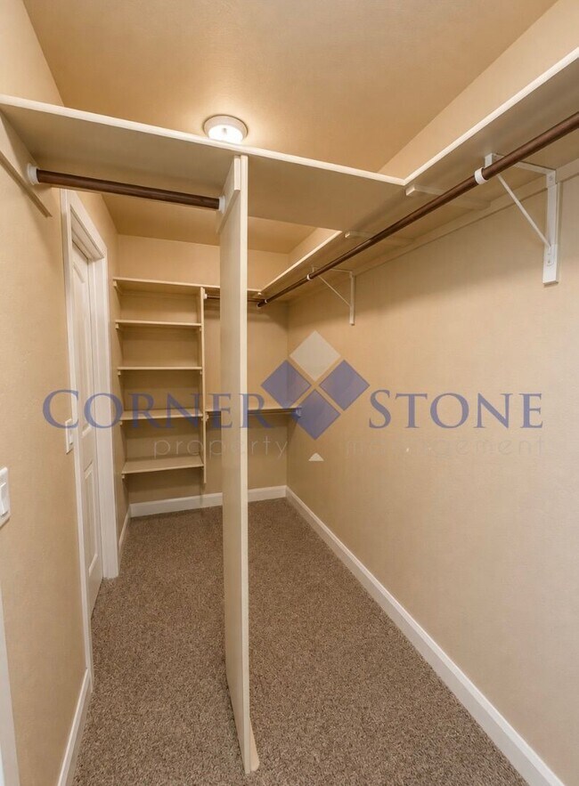 Building Photo - 1764 Ridge Way