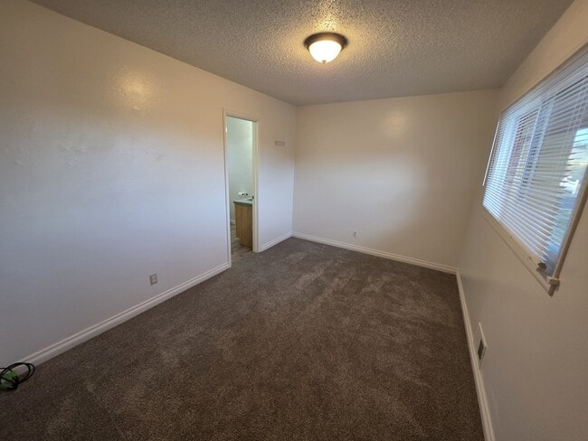 Building Photo - 545 N 25th St