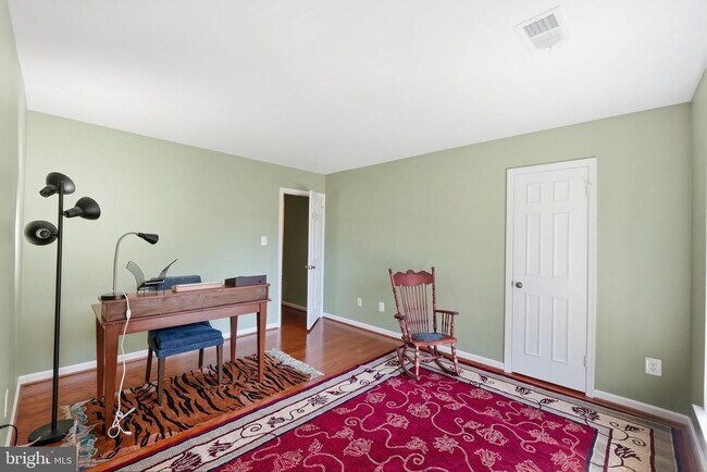 Building Photo - 6204 Redins Dr