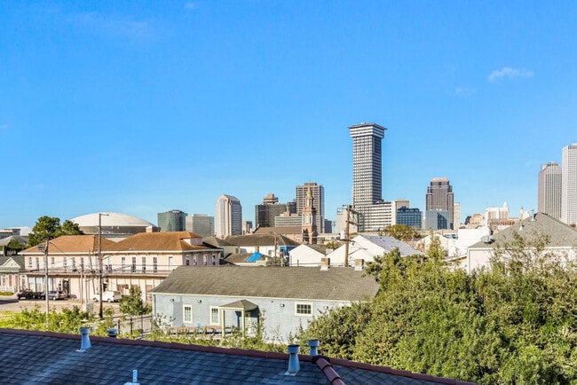Building Photo - 1524 Baronne St