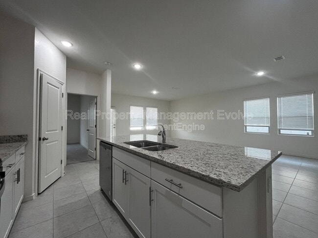 Building Photo - 19434 W Hazelwood St