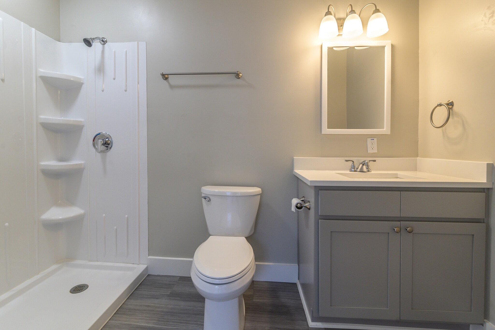 Building Photo - 4602 E Side Ave